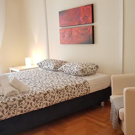 Menta errathens Apartment - Athens Center, 5 BD, 2 BATH Eksteriør billede