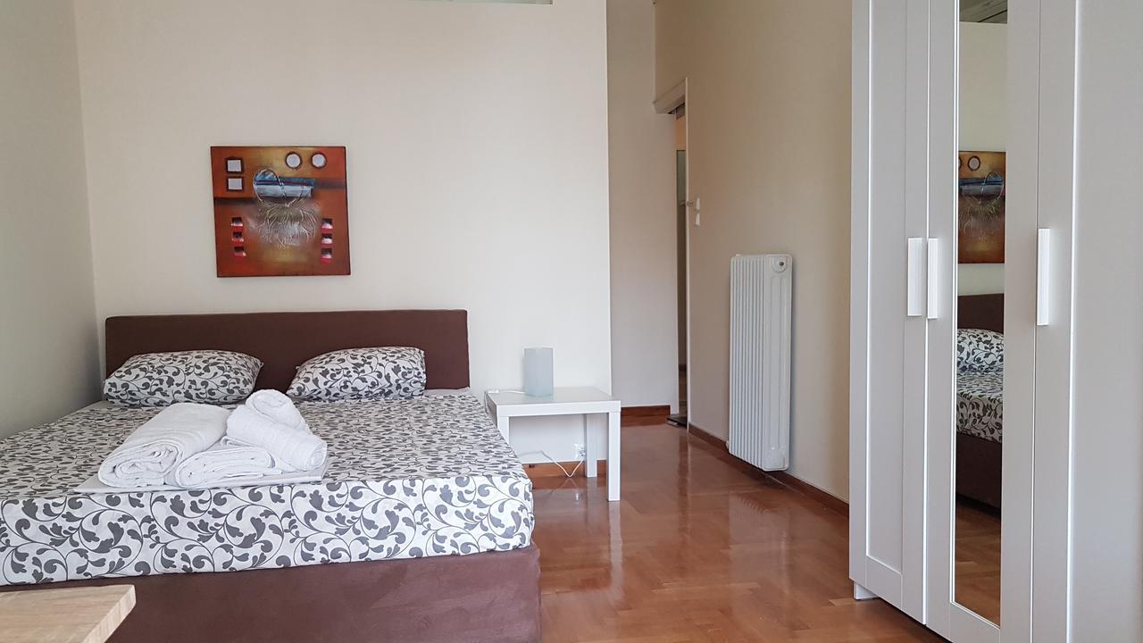Menta errathens Apartment - Athens Center, 5 BD, 2 BATH Eksteriør billede