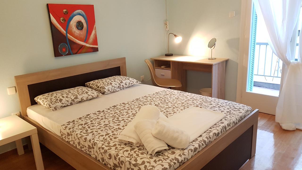 Menta errathens Apartment - Athens Center, 5 BD, 2 BATH Eksteriør billede