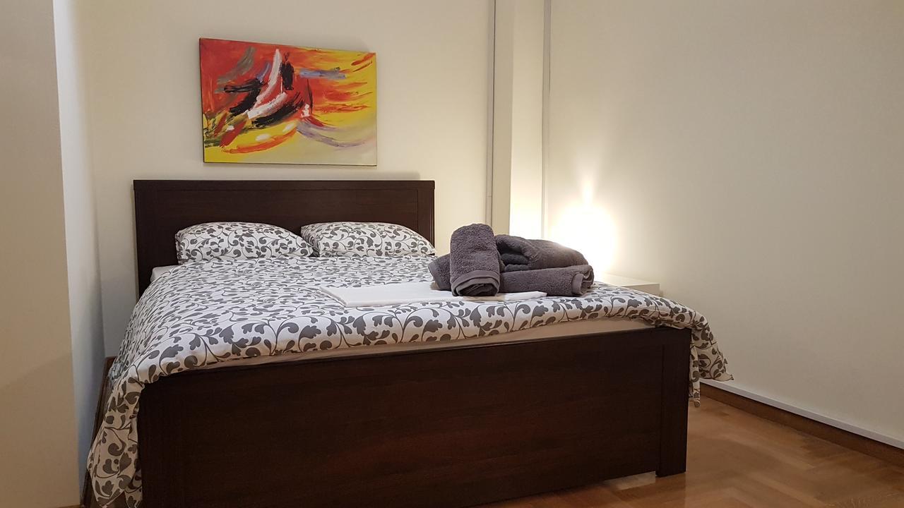 Menta errathens Apartment - Athens Center, 5 BD, 2 BATH Eksteriør billede