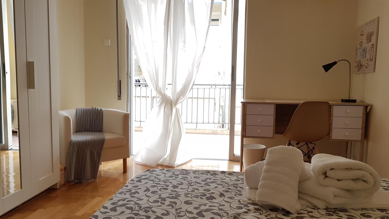 Menta errathens Apartment - Athens Center, 5 BD, 2 BATH Eksteriør billede